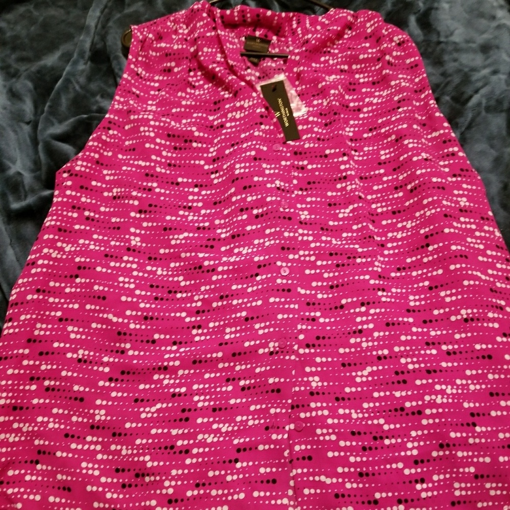Worthington sleeveless light weight dress shirt.